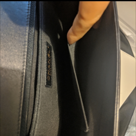 πSOLDπ Chanel New Medium Boy Bag - Picture 9 of 16